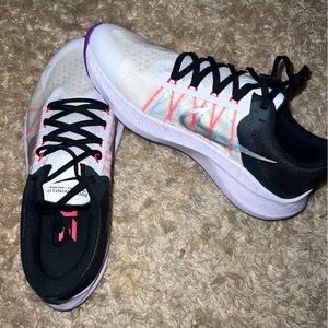 Nike zoom winflo 8. Size 10 in women